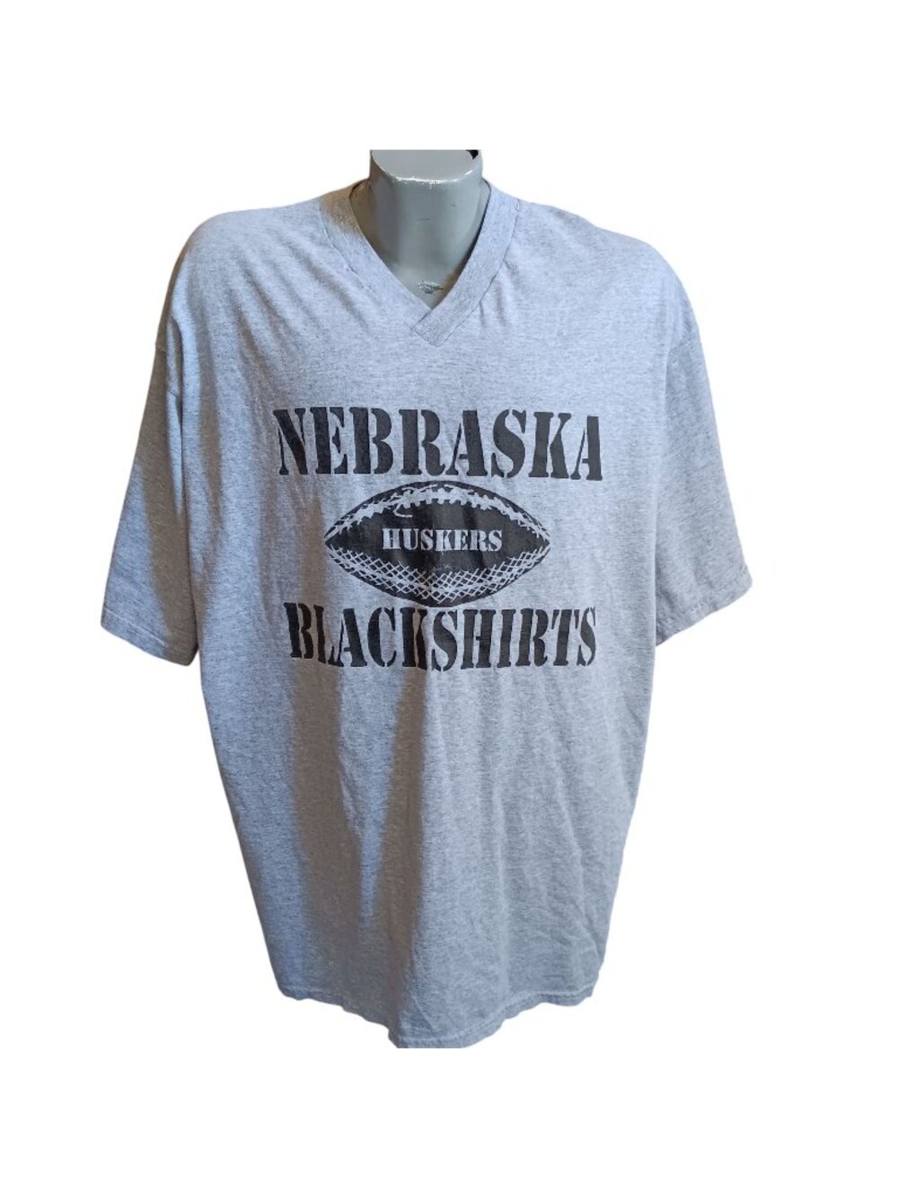 True Vintage T-Shirt XXL Nebraska Huskers Football Blackshirts Gray V-Neck Y2K